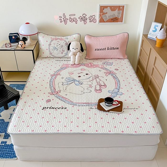 91家纺网 家纺一手货源 找家纺 顾里家纺 2025新款凉感丝数码印花ins大版卡通席三件套 洛丽塔猫