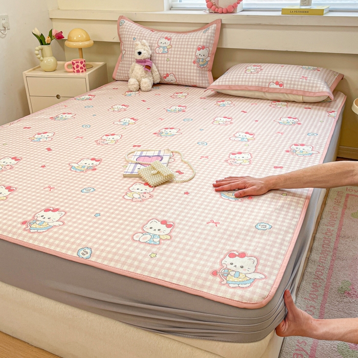 91家纺网 家纺一手货源 找家纺 慕澄家纺 2025新款小清新印花真冰藤系列凉席床笠款 床笠-粉格猫咪