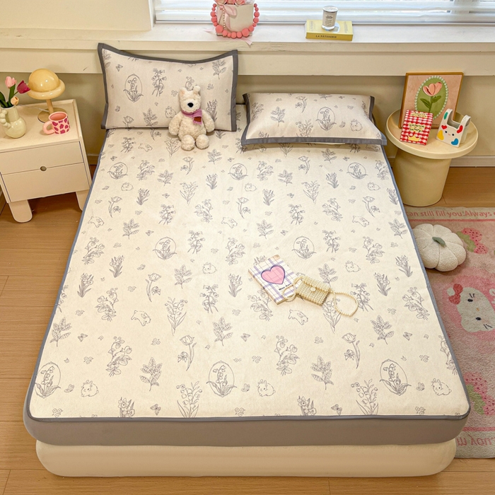 91家纺网 家纺一手货源 找家纺 慕澄家纺 2025新款小清新印花真冰藤系列凉席床笠款 床笠-花儿小兔