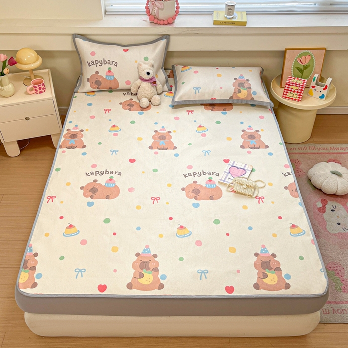 91家纺网 家纺一手货源 找家纺 慕澄家纺 2025新款小清新印花真冰藤系列凉席床笠款 床笠-卡皮巴拉