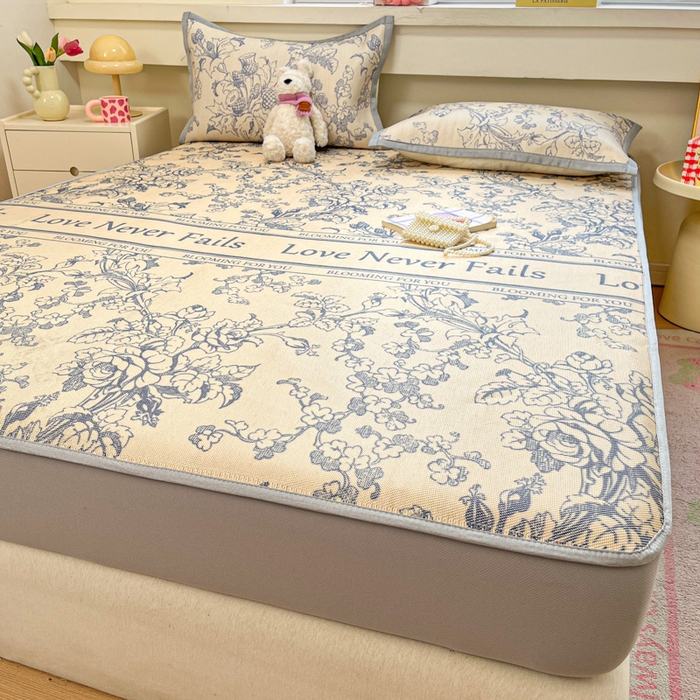 91家纺网 家纺一手货源 找家纺 慕澄家纺 2025新款小清新印花真冰藤系列凉席床笠款 床笠-洛克庄园