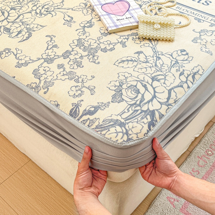 91家纺网 家纺一手货源 找家纺 慕澄家纺 2025新款小清新印花真冰藤系列凉席床笠款 床笠-洛克庄园