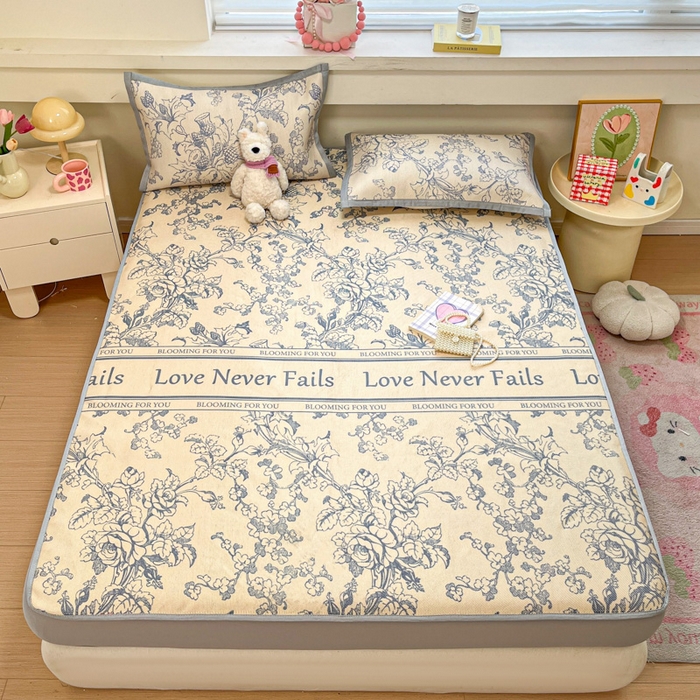 91家纺网 家纺一手货源 找家纺 慕澄家纺 2025新款小清新印花真冰藤系列凉席床笠款 床笠-洛克庄园