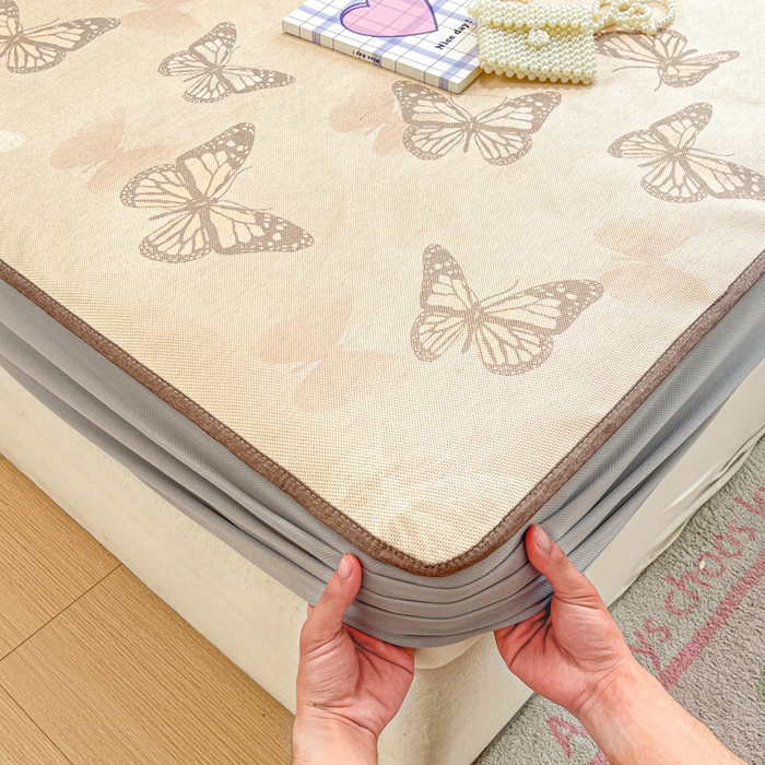 91家纺网 家纺一手货源 找家纺 慕澄家纺 2025新款小清新印花真冰藤系列凉席床笠款 床笠-翩翩蝴蝶