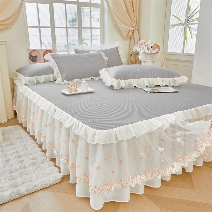 91家纺网 家纺一手货源 找家纺 虹星家纺 2025新款A类冰感凉豆豆床裙席三件套-素夏 素夏-月光灰