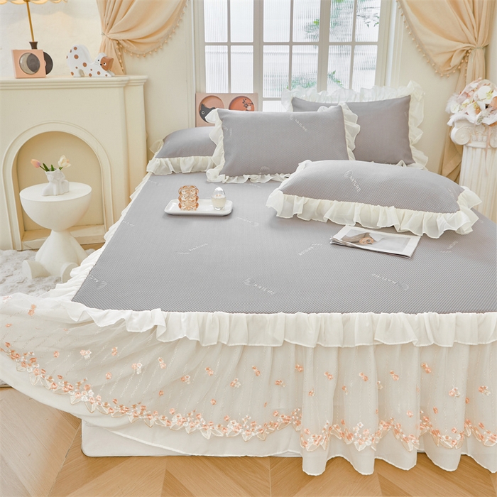 91家纺网 家纺一手货源 找家纺 虹星家纺 2025新款A类冰感凉豆豆床裙席三件套-素夏 素夏-月光灰