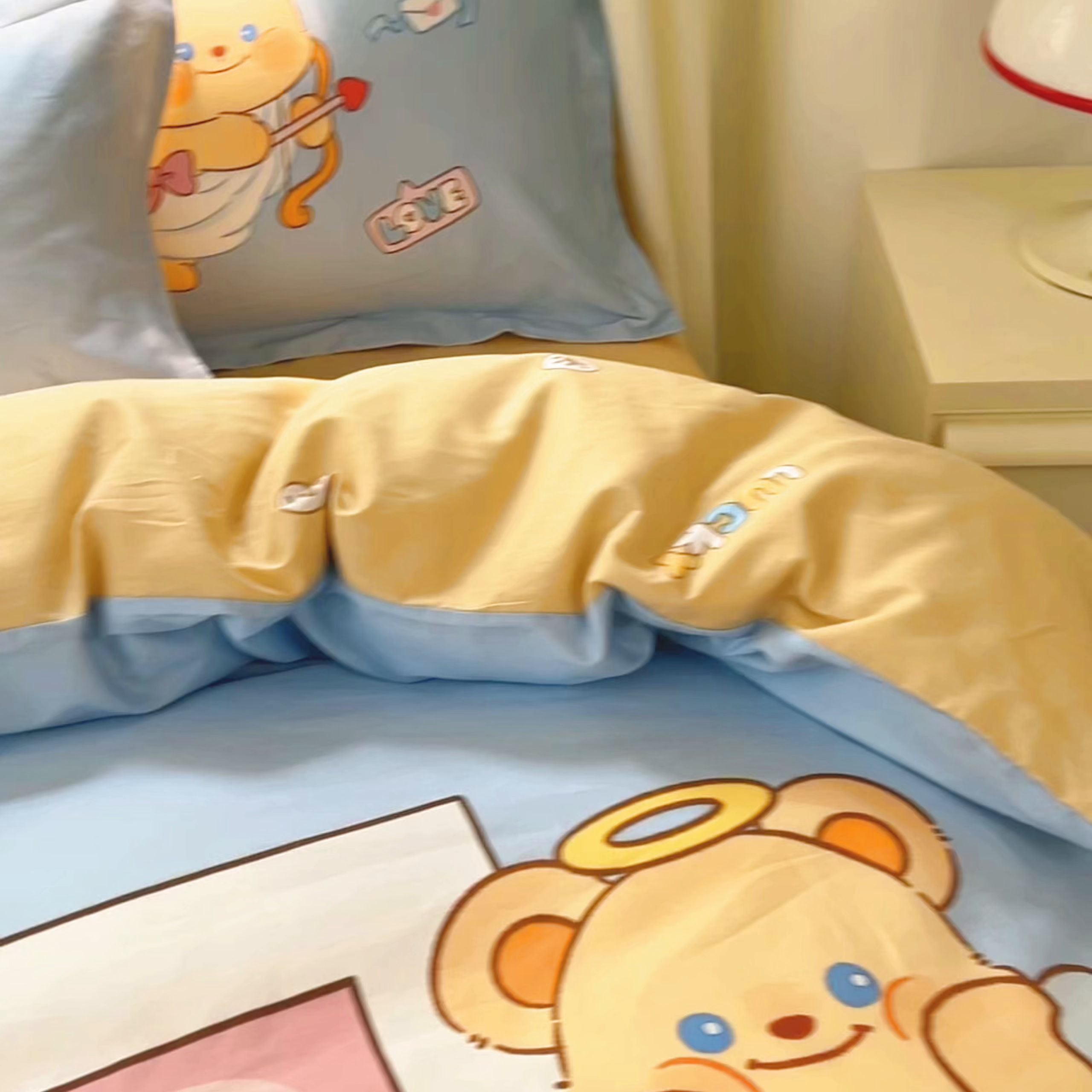 91家纺网 家纺一手货源 找家纺 浩诚 2025新款原创IP奶油小熊（黄油小熊）全棉纯棉四件套 小熊丘比特