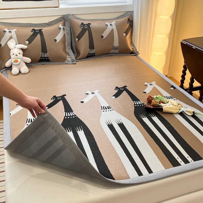 91家纺网 家纺一手货源 找家纺 羚羊语家纺 2025新款中古风1600D色织提花冰丝碳光复合凉席加厚620克平铺绑带款凉感云母冰感席子软席三件套 机器狗