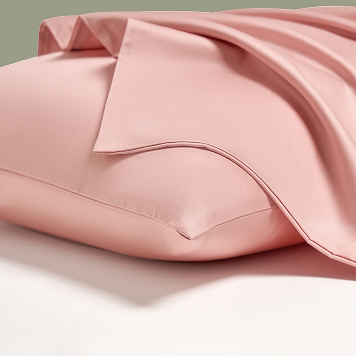 91家纺网 家纺一手货源 找家纺 闲鱼家纺 2025春夏新款小黑标60全棉纯棉四件套系列场景2 单枕套枕套单件 暖心粉