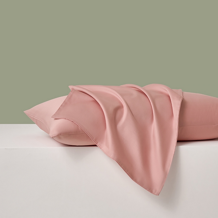 91家纺网 家纺一手货源 找家纺 闲鱼家纺 2025春夏新款小黑标60全棉纯棉四件套系列场景2 单枕套枕套单件 暖心粉