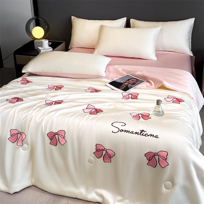 91家纺网 家纺一手货源 找家纺 笙意家纺 2025新款水洗真丝夏被夏凉被空调被四件套-满绣系列 蝴蝶结-白+粉