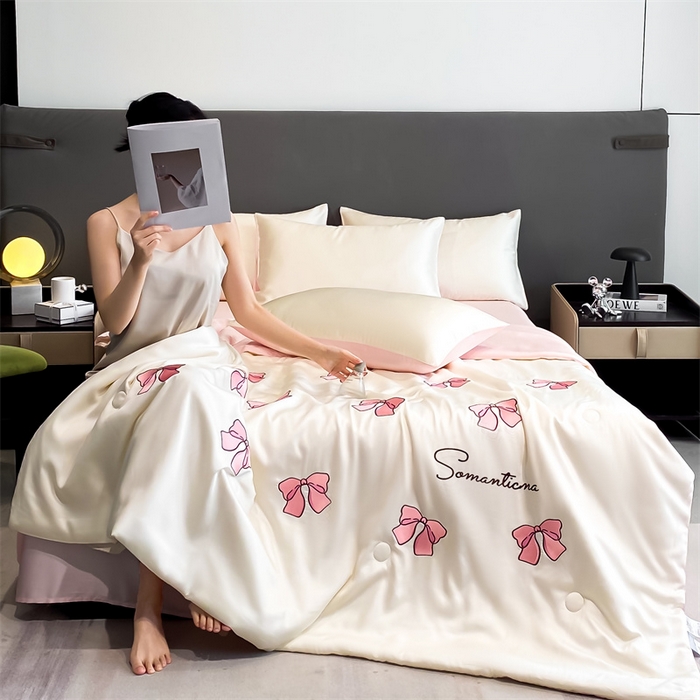 91家纺网 家纺一手货源 找家纺 笙意家纺 2025新款水洗真丝夏被夏凉被空调被四件套-满绣系列 蝴蝶结-白+粉