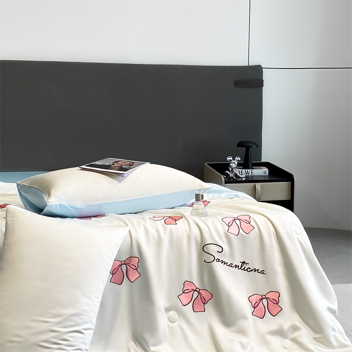 91家纺网 家纺一手货源 找家纺 笙意家纺 2025新款水洗真丝夏被夏凉被空调被四件套-满绣系列 蝴蝶结-白+天蓝