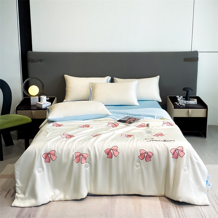 91家纺网 家纺一手货源 找家纺 笙意家纺 2025新款水洗真丝夏被夏凉被空调被四件套-满绣系列 蝴蝶结-白+天蓝