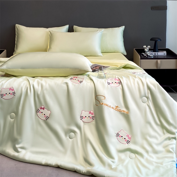 91家纺网 家纺一手货源 找家纺 笙意家纺 2025新款水洗真丝夏被夏凉被空调被四件套-满绣系列 可爱猫-绿+奶黄