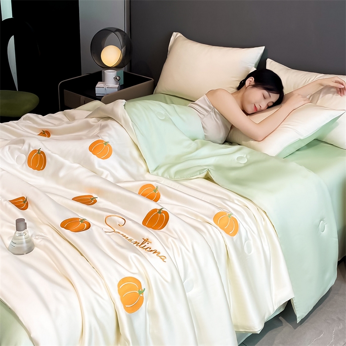 91家纺网 家纺一手货源 找家纺 笙意家纺 2025新款水洗真丝夏被夏凉被空调被四件套-满绣系列 南瓜-白+绿