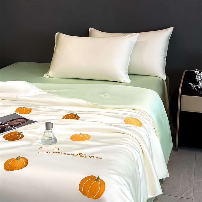 91家纺网 家纺一手货源 找家纺 笙意家纺 2025新款水洗真丝夏被夏凉被空调被四件套-满绣系列 南瓜-白+绿