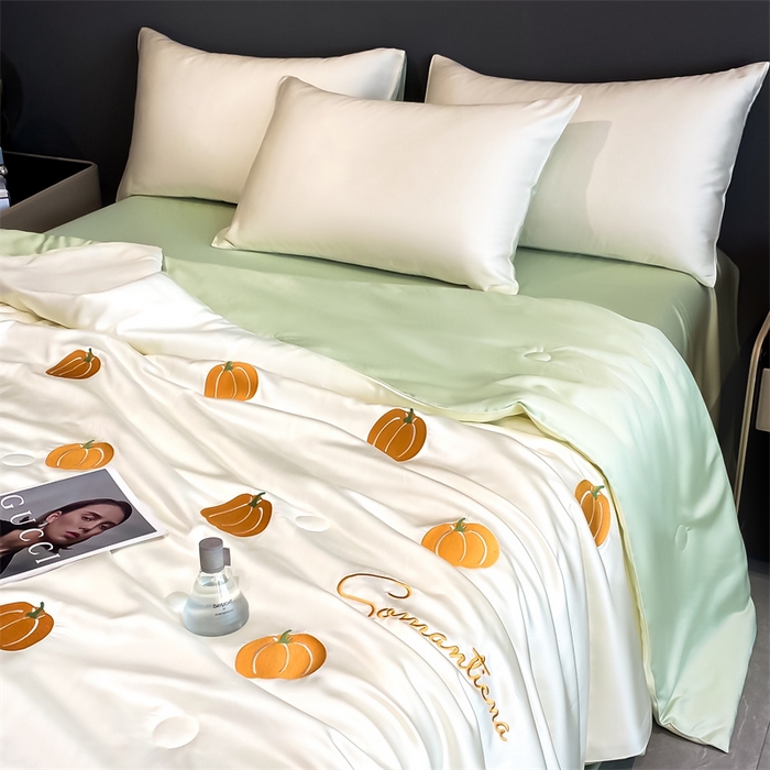 91家纺网 家纺一手货源 找家纺 笙意家纺 2025新款水洗真丝夏被夏凉被空调被四件套-满绣系列 南瓜-白+绿