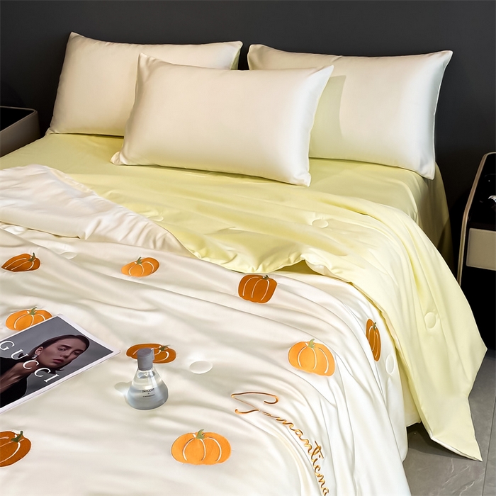 91家纺网 家纺一手货源 找家纺 笙意家纺 2025新款水洗真丝夏被夏凉被空调被四件套-满绣系列 南瓜-白+奶黄