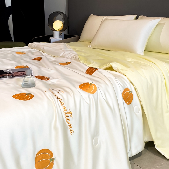 91家纺网 家纺一手货源 找家纺 笙意家纺 2025新款水洗真丝夏被夏凉被空调被四件套-满绣系列 南瓜-白+奶黄