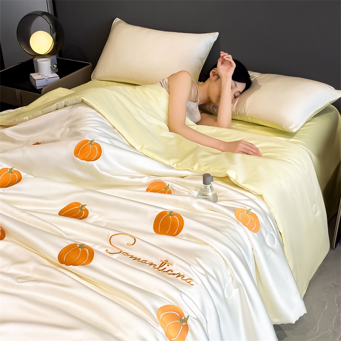 91家纺网 家纺一手货源 找家纺 笙意家纺 2025新款水洗真丝夏被夏凉被空调被四件套-满绣系列 南瓜-白+奶黄