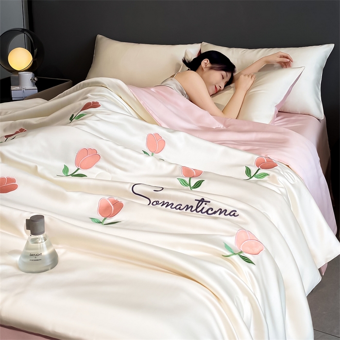 91家纺网 家纺一手货源 找家纺 笙意家纺 2025新款水洗真丝夏被夏凉被空调被四件套-满绣系列 郁金香-白+粉