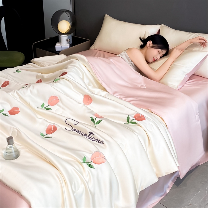 91家纺网 家纺一手货源 找家纺 笙意家纺 2025新款水洗真丝夏被夏凉被空调被四件套-满绣系列 郁金香-白+粉