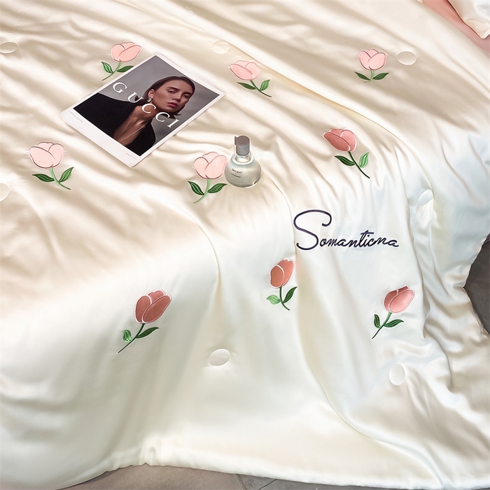 91家纺网 家纺一手货源 找家纺 笙意家纺 2025新款水洗真丝夏被夏凉被空调被四件套-满绣系列 郁金香-白+粉