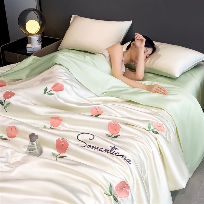 91家纺网 家纺一手货源 找家纺 笙意家纺 2025新款水洗真丝夏被夏凉被空调被四件套-满绣系列 郁金香-白+绿