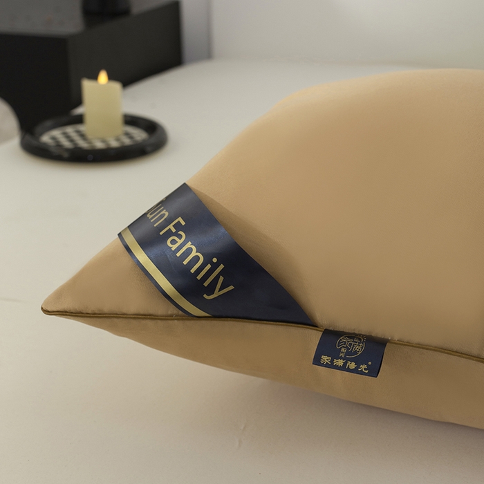 91家纺网 家纺一手货源 找家纺 佳合枕芯 2025家满阳光酒店款羽丝绒枕枕芯枕头 卡其低枕500g