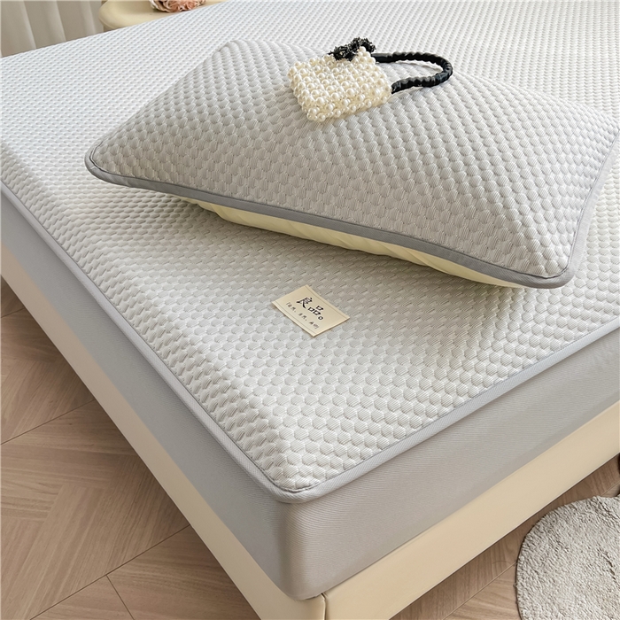 91家纺网 家纺一手货源 找家纺 喜居 2025新款良品风冰豆豆席床笠款凉席凉豆豆席 椰子灰