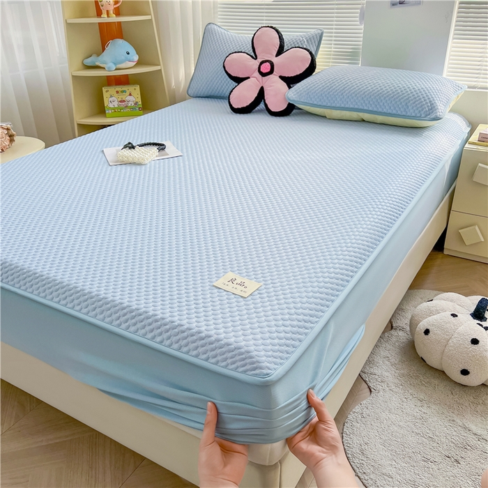 91家纺网 家纺一手货源 找家纺 喜居 2025新款良品风冰豆豆席床笠款凉席凉豆豆席 海盐蓝