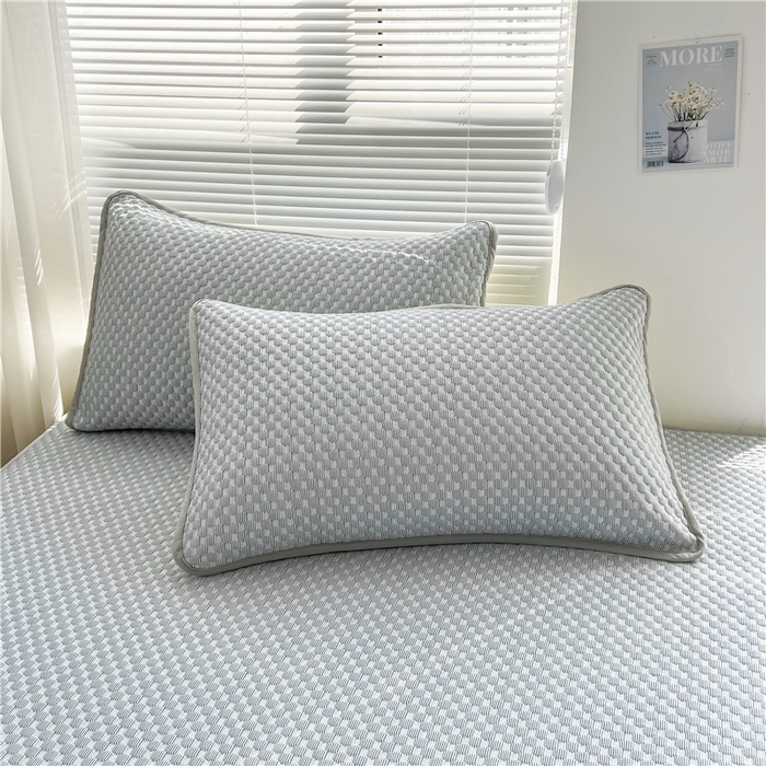 91家纺网 家纺一手货源 找家纺 喜居 2025新款良品风冰豆豆席床笠款凉席凉豆豆席 夏夜蓝