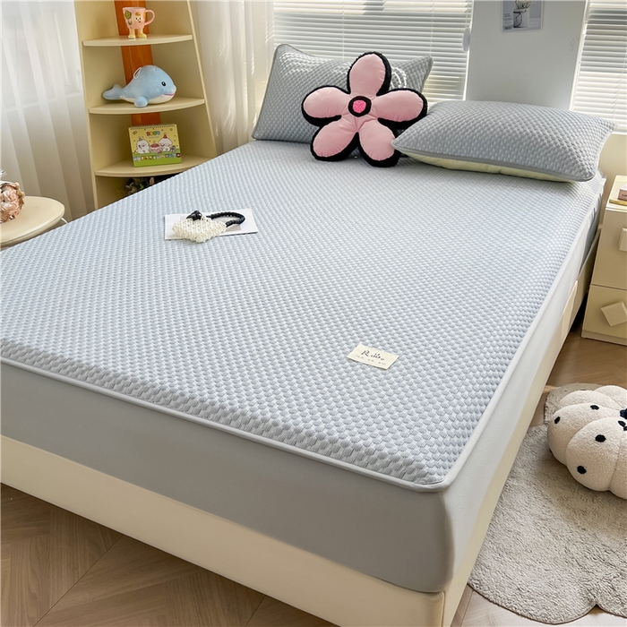 91家纺网 家纺一手货源 找家纺 喜居 2025新款良品风冰豆豆席床笠款凉席凉豆豆席 夏夜蓝