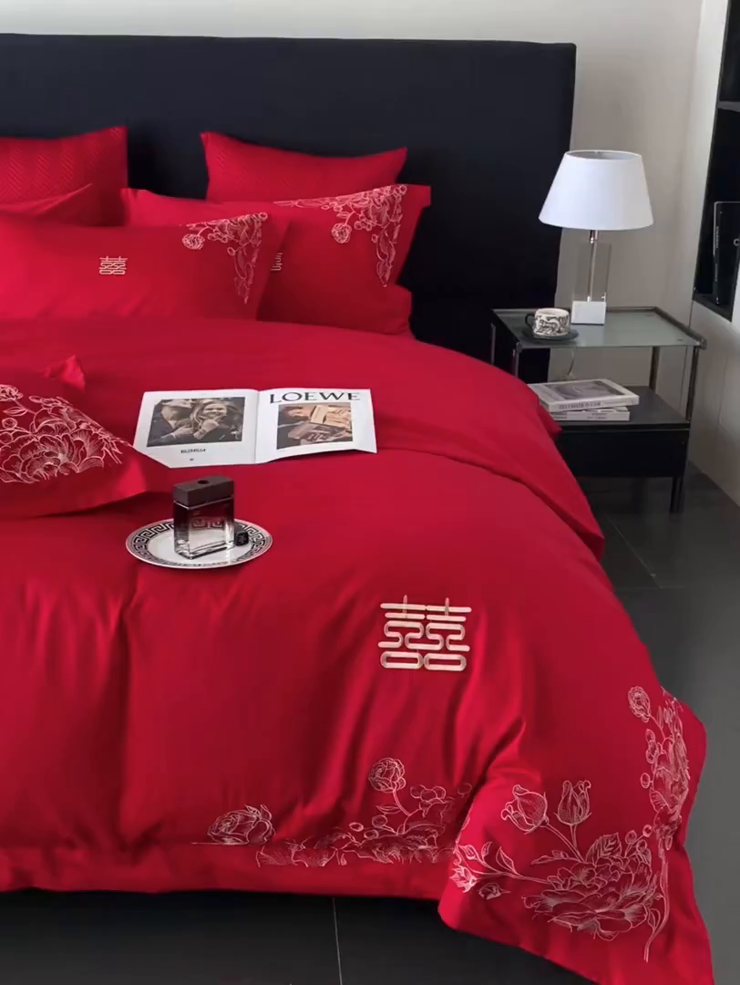 91家纺网 家纺一手货源 找家纺 优悦生活馆 2025新款亲肤婚庆夹棉床盖四件套 喜悦