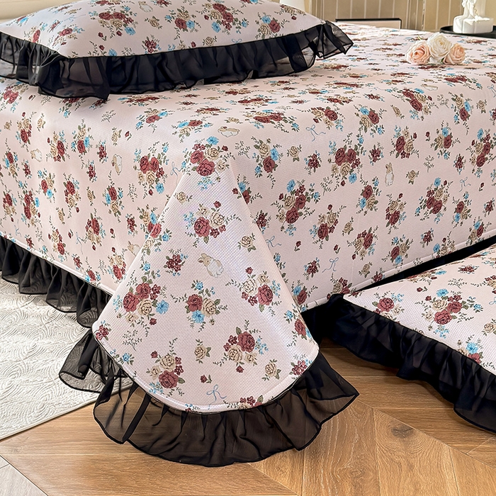 91家纺网 家纺一手货源 找家纺 大麦家纺 2025新款碳光冰丝软凉席夏被四件套 春风细叶