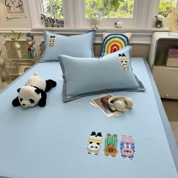 91家纺网 家纺一手货源 找家纺 席世家2025新款满天星绣花豆豆席 凉喵喵