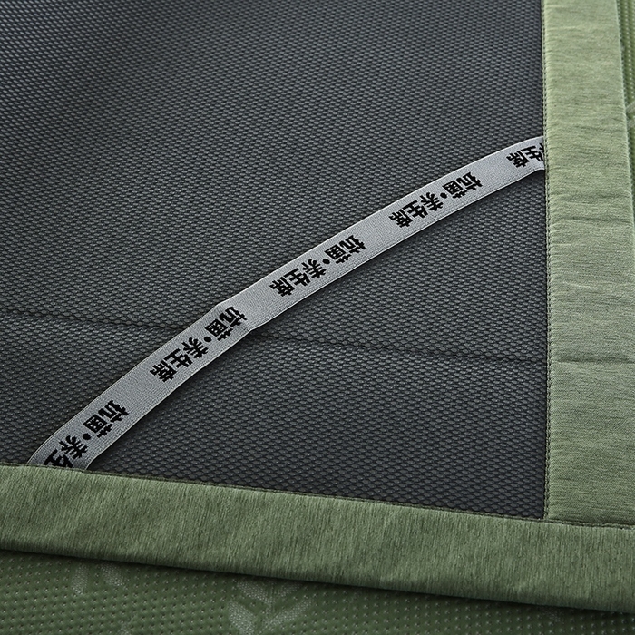 91家纺网 家纺一手货源 找家纺 法莱妮 2025夏季新款A类真凉感丝提花加厚三明治冰豆豆凉席-叶韵系列  叶韵-绿