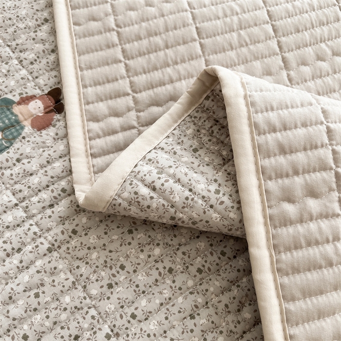 91家纺网 家纺一手货源 找家纺 恒爱 2025新款全棉印花单床盖 小女孩-浅咖