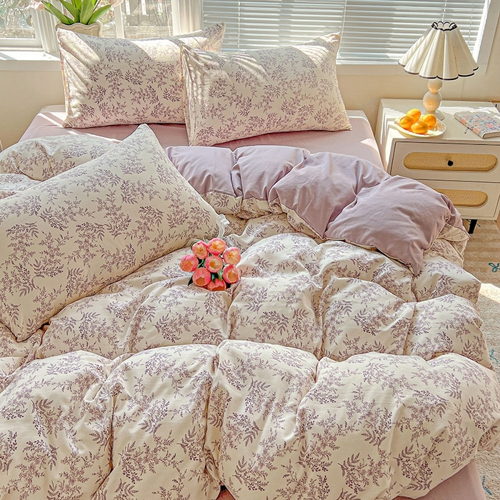 91家纺网 家纺一手货源 找家纺 2025新款水洗云朵糯糯棉简约风ins风小碎花被套床单款床笠款三四件套 紫颜