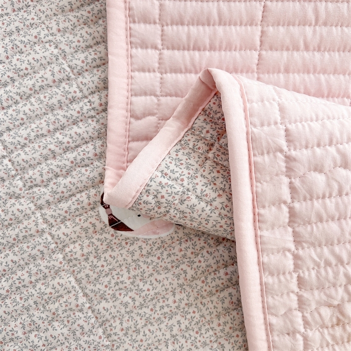 91家纺网 家纺一手货源 找家纺 恒爱 2025新款全棉印花单床盖 安哥拉公主-豆沙