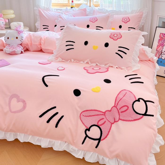 91家纺网 家纺一手货源 找家纺 泉欣家纺 2025新款网红可爱卡通公主风毛巾绣花水洗棉四件套（专版花型）甜甜猫咪 甜甜猫咪-粉玉