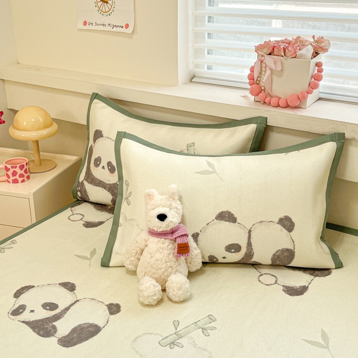 91家纺网 家纺一手货源 找家纺 慕澄家纺 2025新款小清新印花真冰藤系列凉席床席款 床席-熊猫戏竹