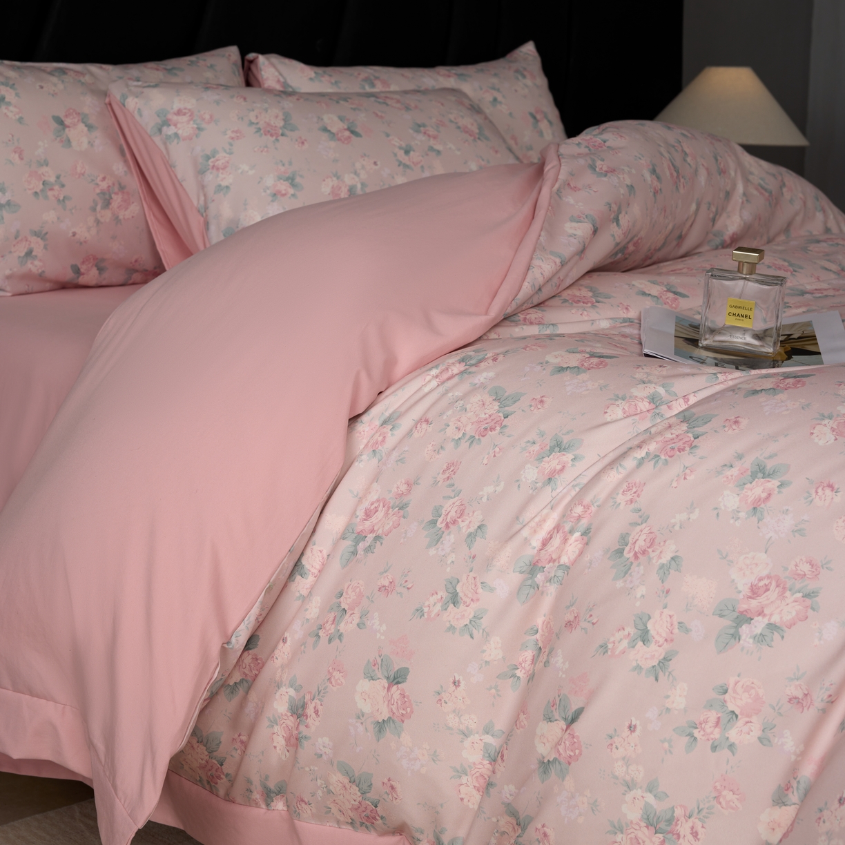 91家纺网 家纺一手货源 找家纺 丽卡家纺 2025新款数码印花有氧双层纱四件套 典雅粉