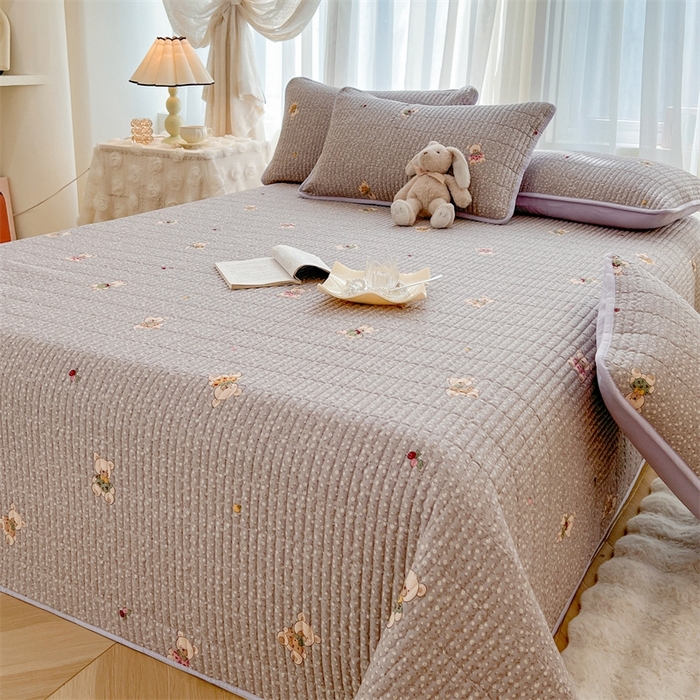 91家纺网 家纺一手货源 找家纺 恒爱 2025新款全棉印花单床盖 呆萌熊-浅咖