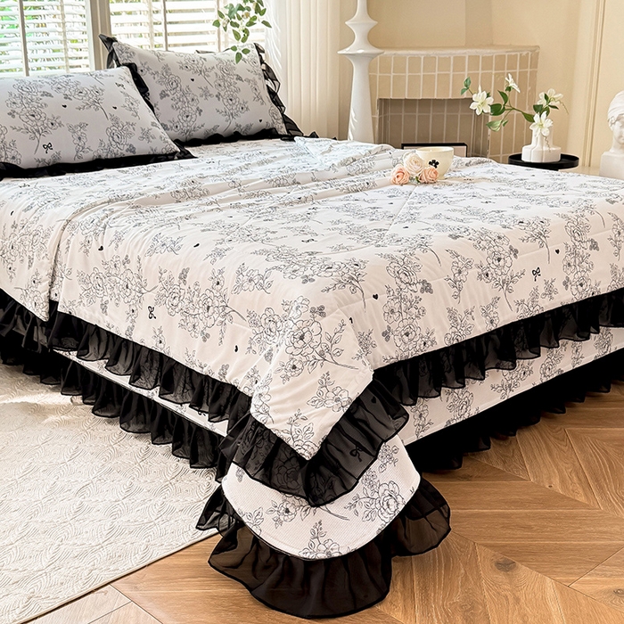 91家纺网 家纺一手货源 找家纺 大麦家纺 2025新款碳光冰丝软凉席夏被四件套 半夏清风