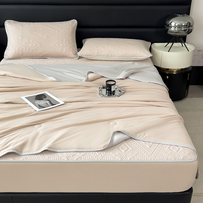 91家纺网 家纺一手货源 找家纺 世纪绒品 2025新款A类凉感压花单床笠单夏被 甜梦卡其-单夏被