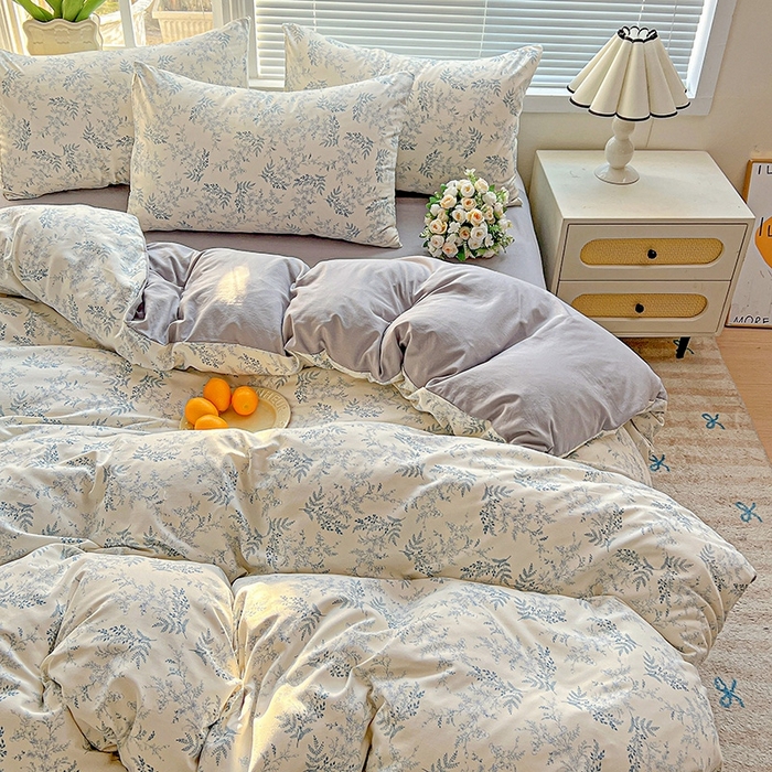 91家纺网 家纺一手货源 找家纺 2025新款水洗云朵糯糯棉简约风ins风小碎花被套床单款床笠款三四件套 蓝颜