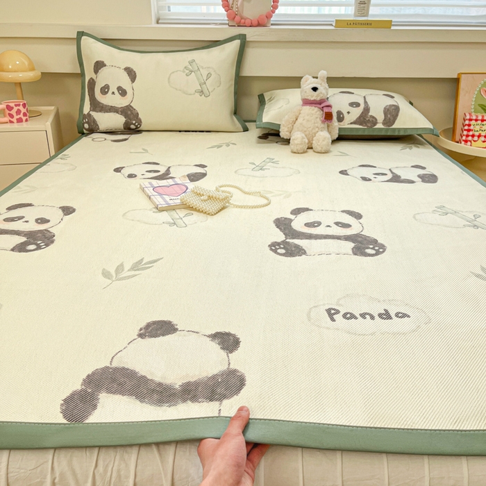 91家纺网 家纺一手货源 找家纺 慕澄家纺 2025新款小清新印花真冰藤系列凉席床席款 床席-熊猫戏竹