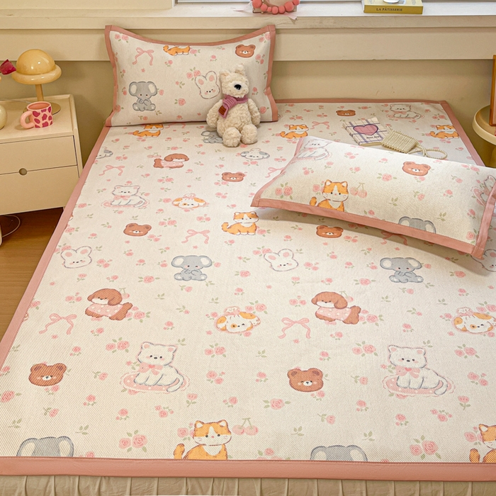 91家纺网 家纺一手货源 找家纺 慕澄家纺 2025新款小清新印花真冰藤系列凉席床席款 床席-彩色小萌物